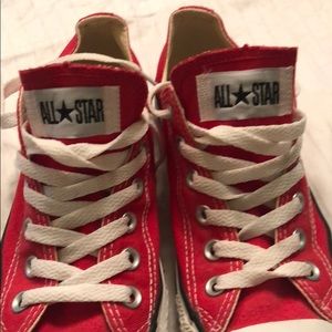 Converse All Stars Red women’s size 7 / 7 1/2